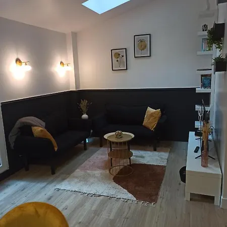 Avec Jardin Apartment *
